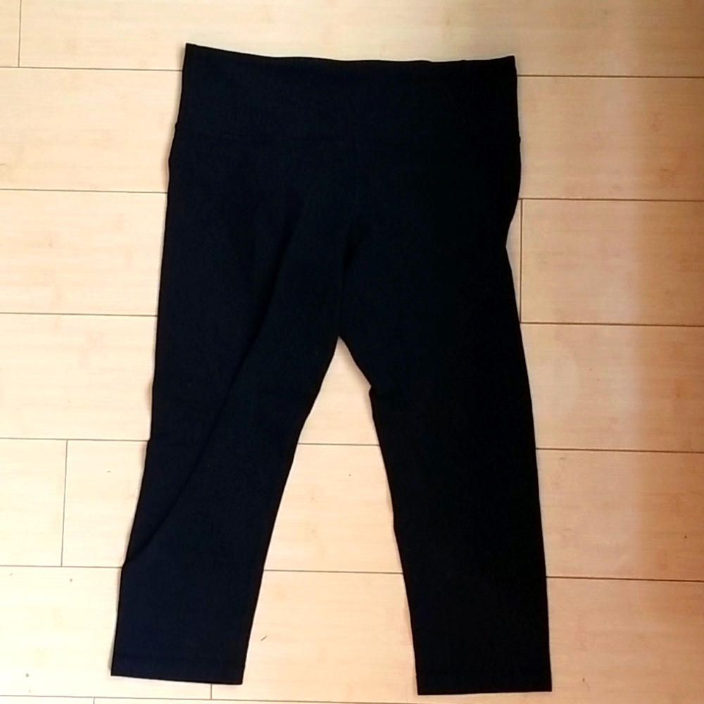 Lululemon capri workout pants